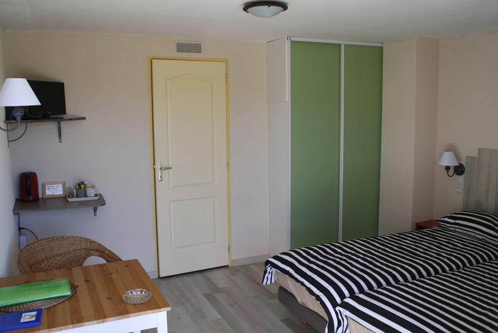 La Perle Du Lot Bed & Breakfast Castelnau-Montratier ภายนอก รูปภาพ
